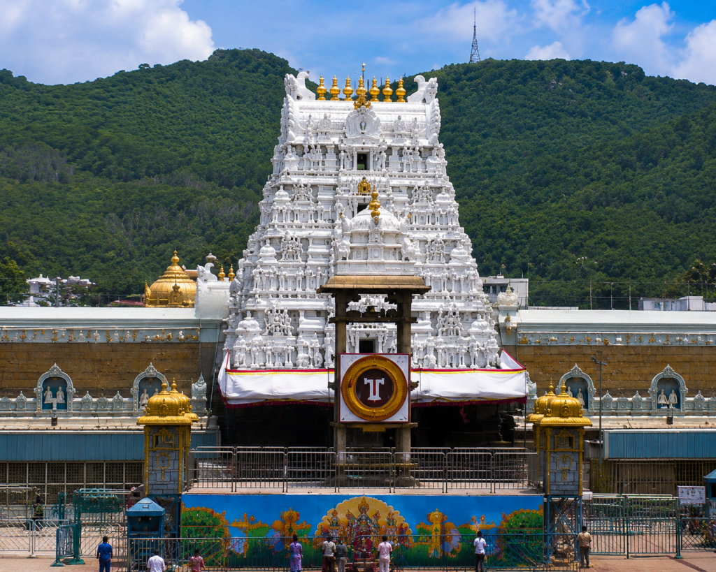 Best Places to Visit in Andhra Pradesh (2026) Tirumala Temple, one of the best places to visit in Andhra Pradesh