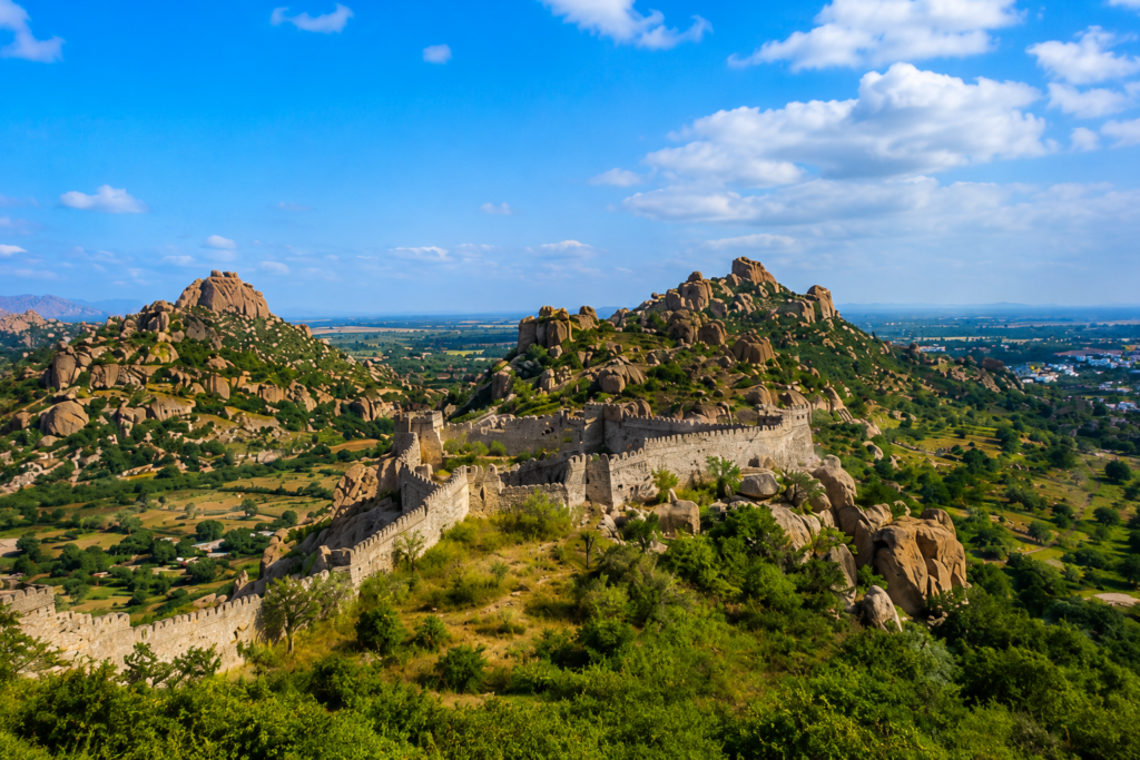 Top Tourist Places in Anantapur (2026) Tourist Places in Anantapur: Penukonda Fort – A Journey Through History